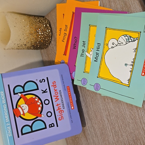 Scholastic Bob Books Sight Words Kindergarten Book Set - Picture 6 of 7